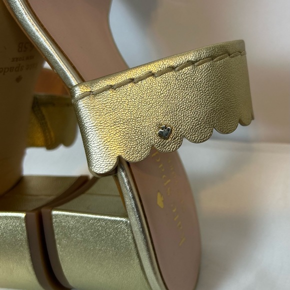 New Kate Spade Chrissie Gold Scalloped heeled Sandals / size 6.5 - Picture 10 of 13